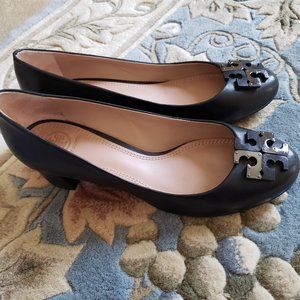 TORY BURCH PUMP SIZE 8.5
